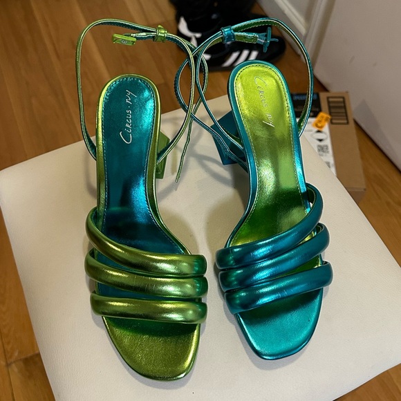 Sam Edelman Mismatch Heels - Picture 2 of 4